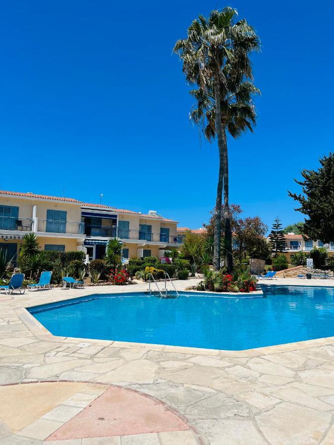 Golden Palms Paradise Garden Paphos Exterior photo